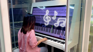 千惠，可移動的鋼琴房